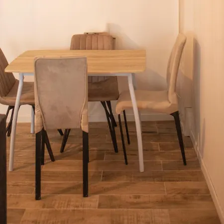La Maison Des Artistes Plein Centre Familiale Apartmán *
